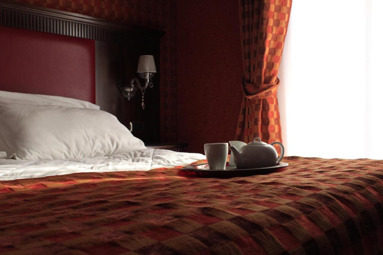 Guiren Dal 1959 Hotel Naples Luaran gambar