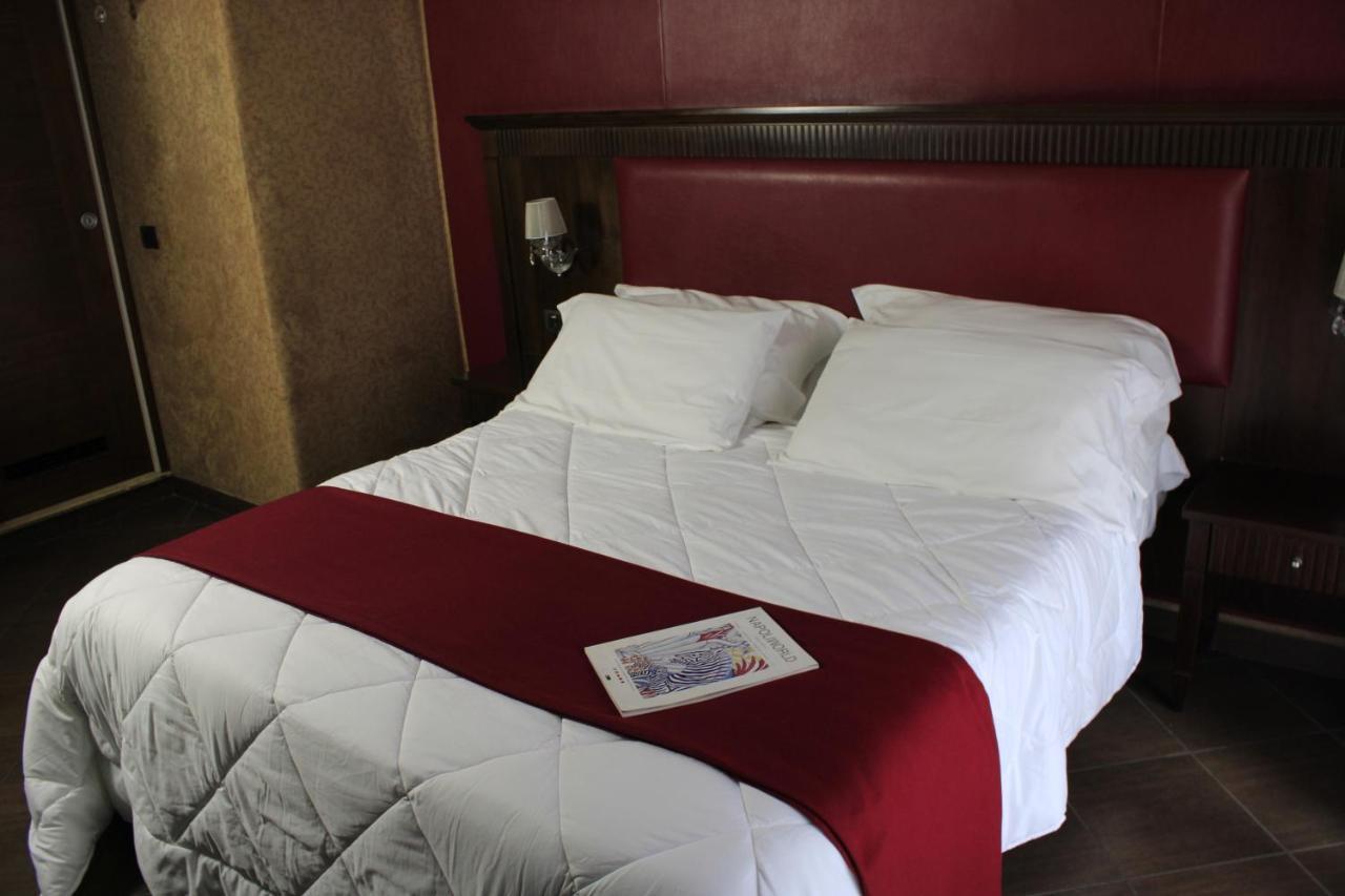Guiren Dal 1959 Hotel Naples Luaran gambar
