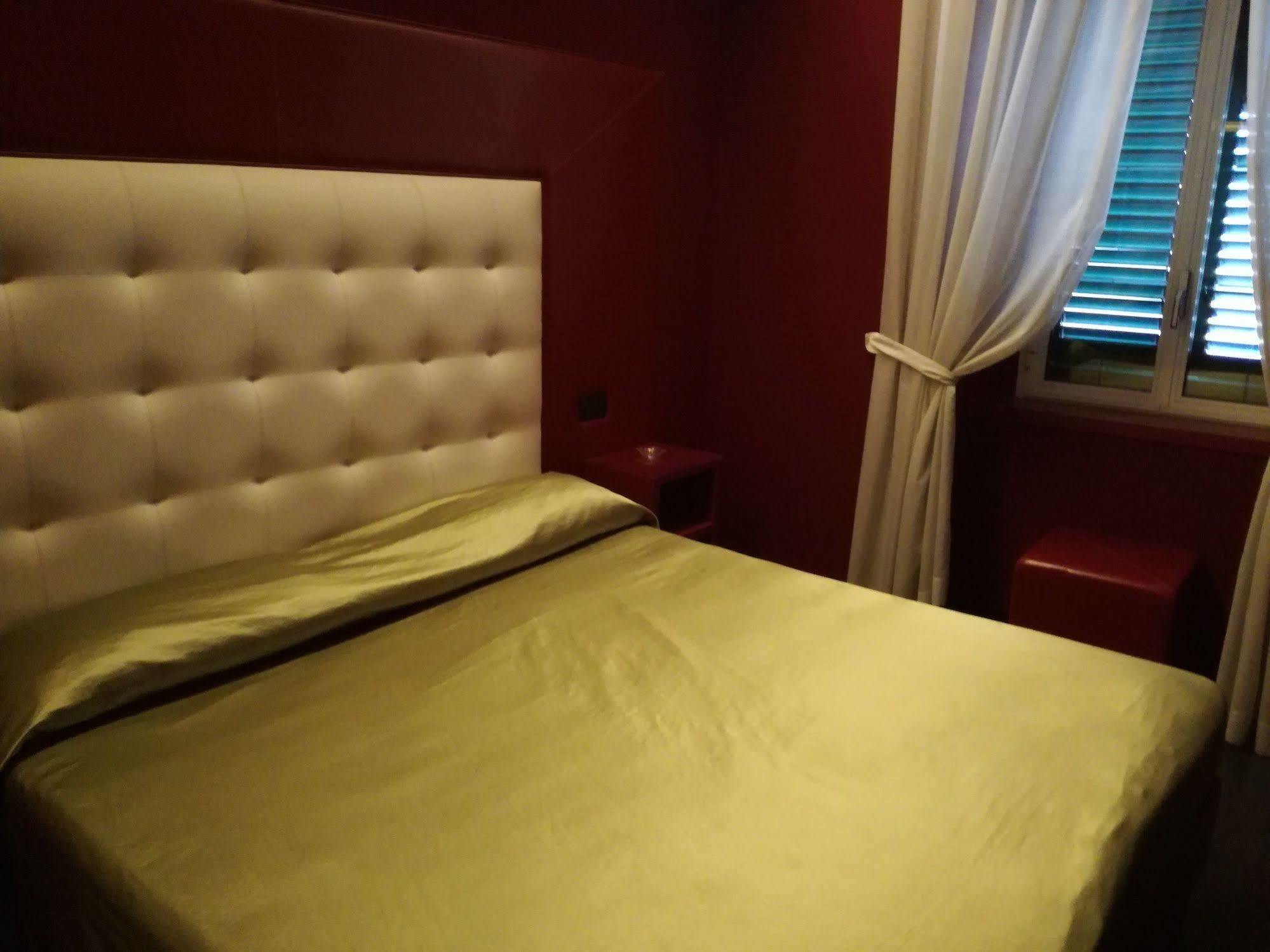 Guiren Dal 1959 Hotel Naples Luaran gambar