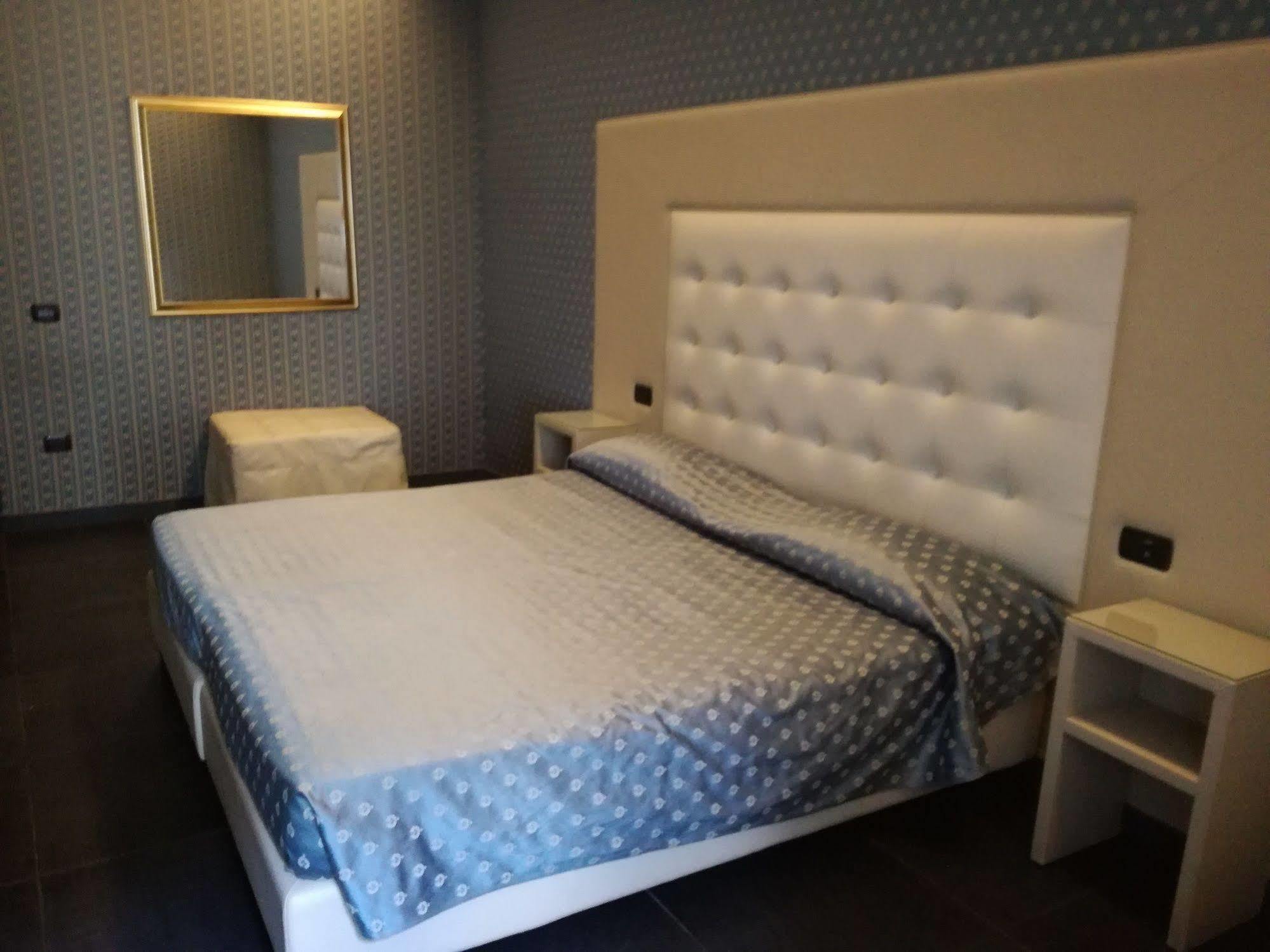 Guiren Dal 1959 Hotel Naples Luaran gambar