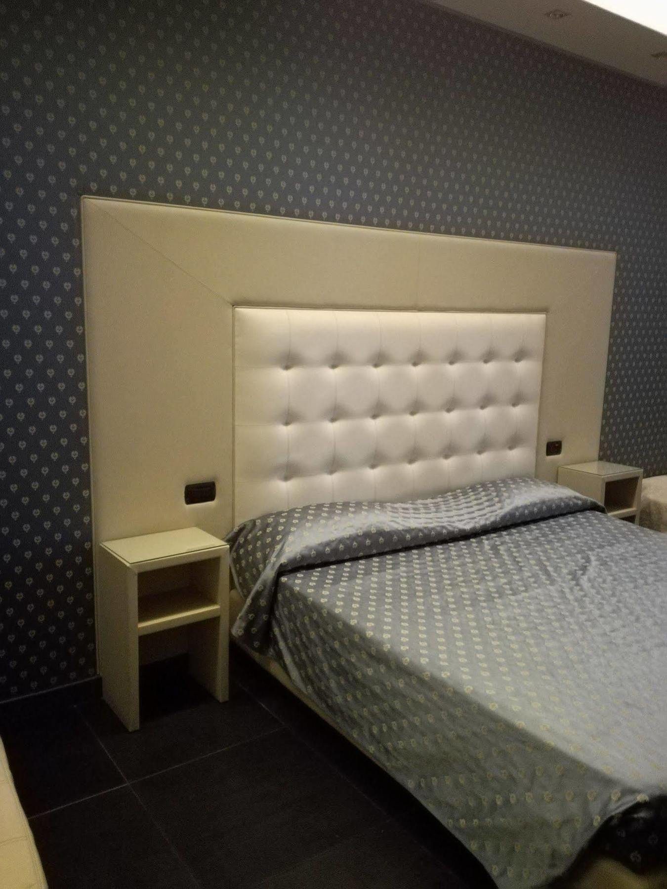 Guiren Dal 1959 Hotel Naples Luaran gambar
